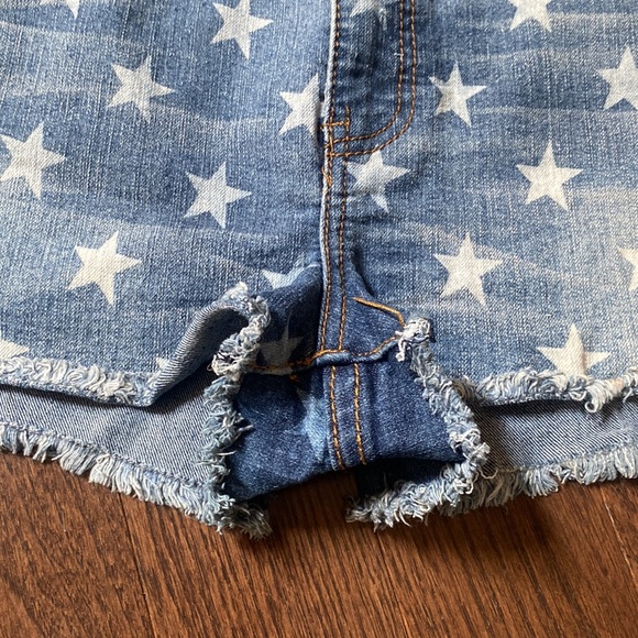 High Rise Star Print Denim Shorts - Picture 6 of 7